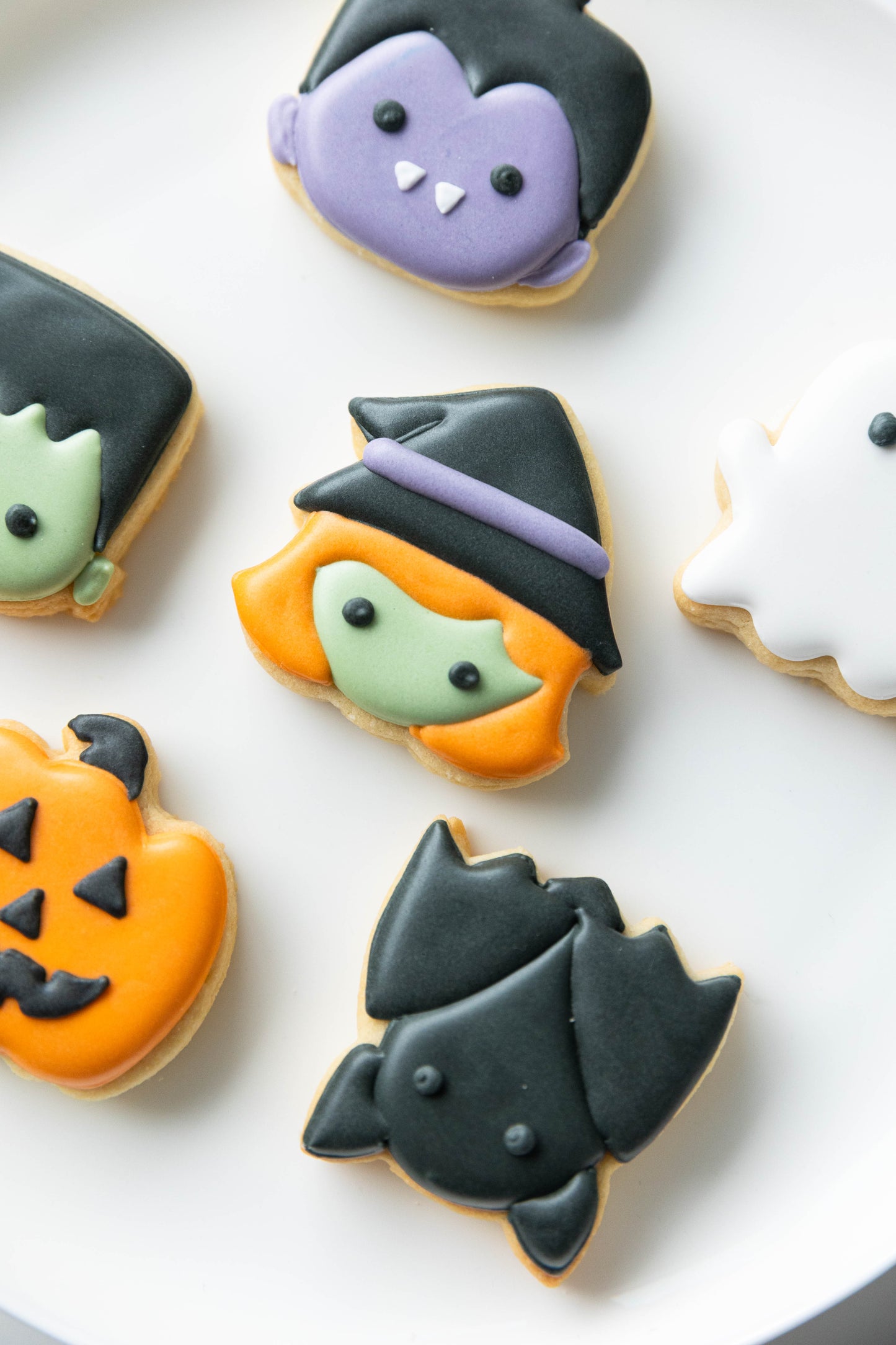 MINI HALLOWEEN FRIENDS COOKIES