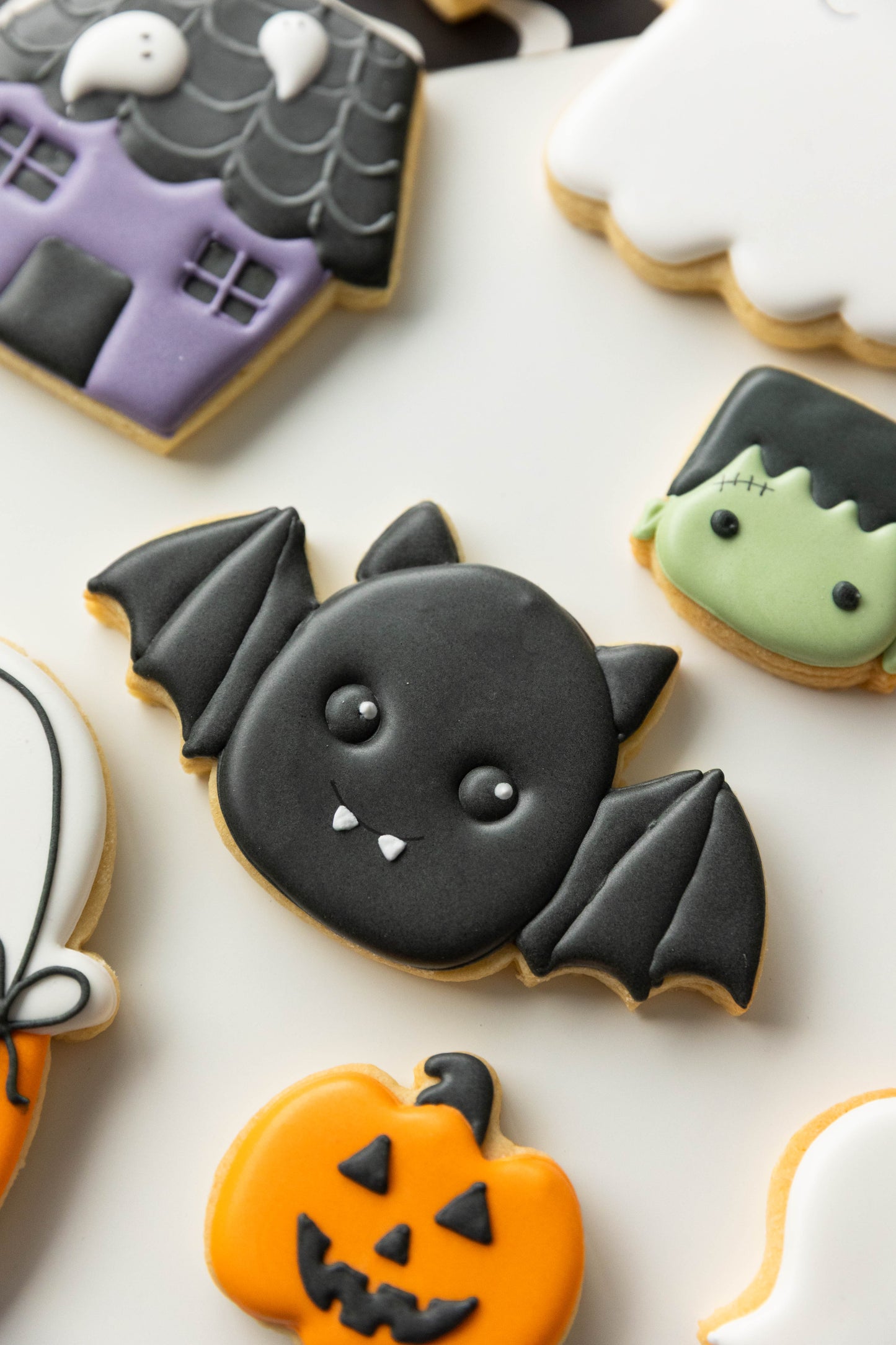 HALLOWEEN FRIENDS COOKIES