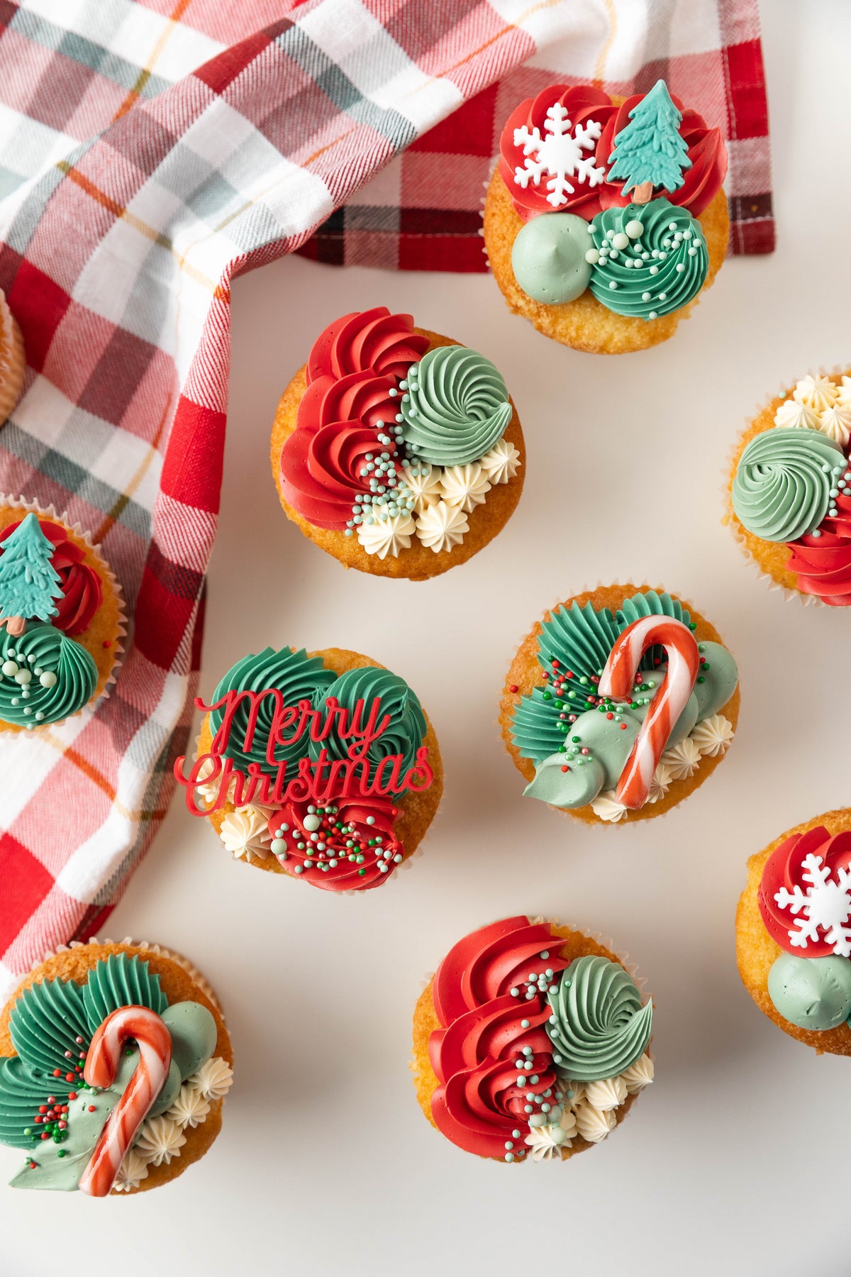 Classic Christmas Cupcakes- Pick up Only