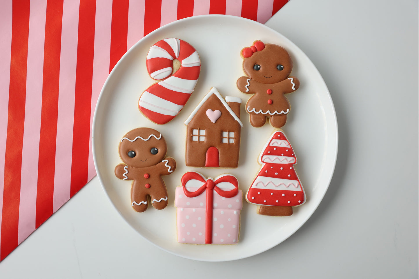 GINGERBREAD VILLAGE CHRISTMAS COOKIES