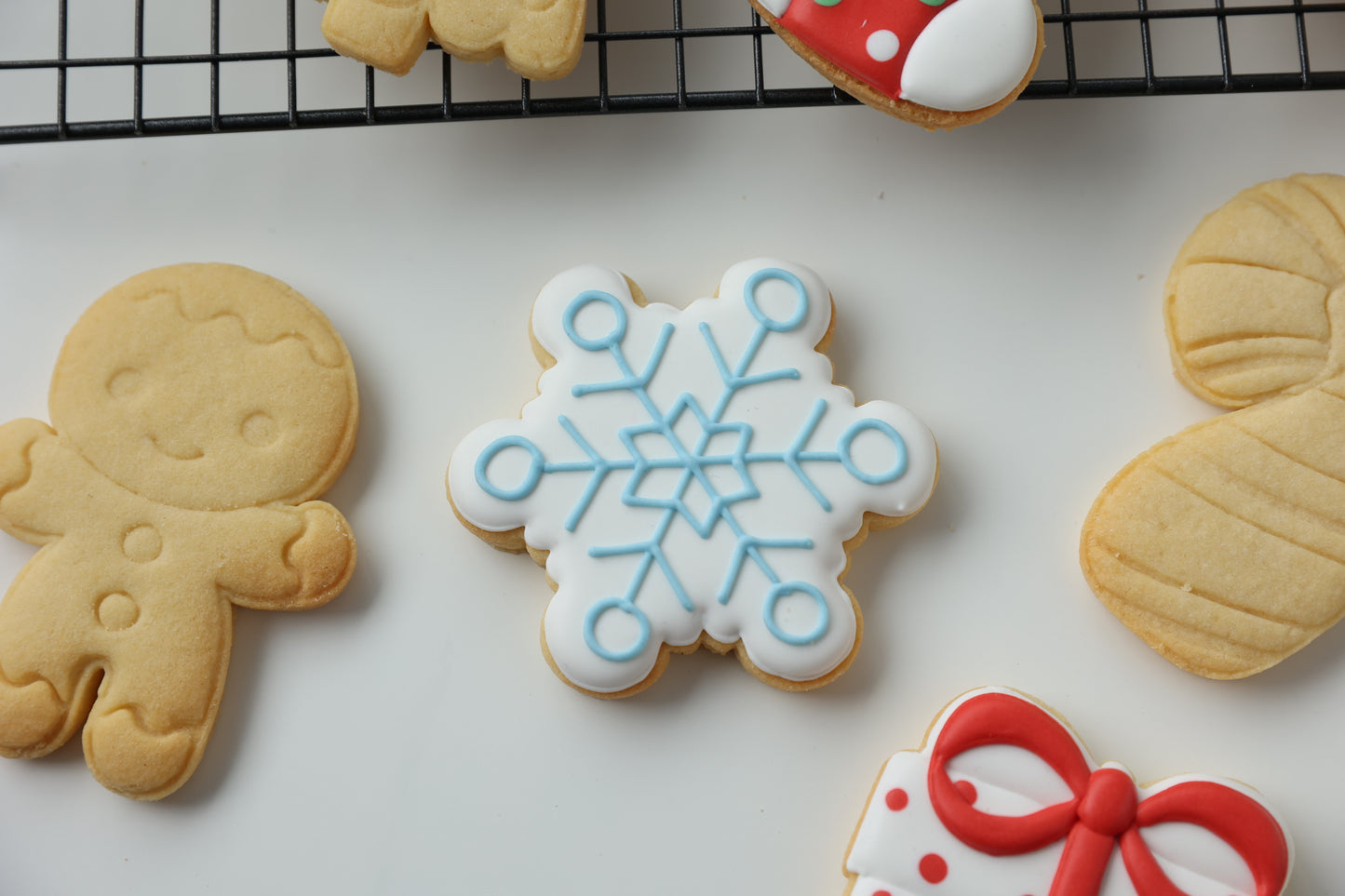 CHRISTMAS COOKIE DECORATING ACTIVITY SET