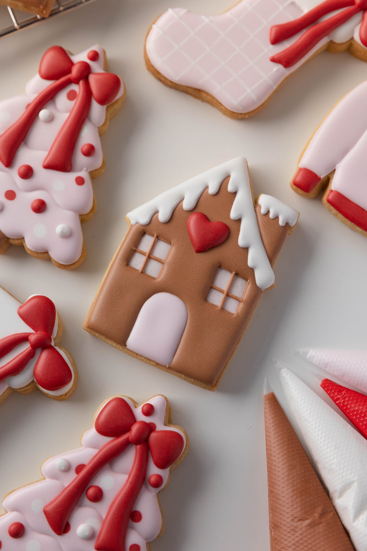 VERY MERRY PINK-MAS- Beginner Royal Icing Christmas Cookie Decorating class