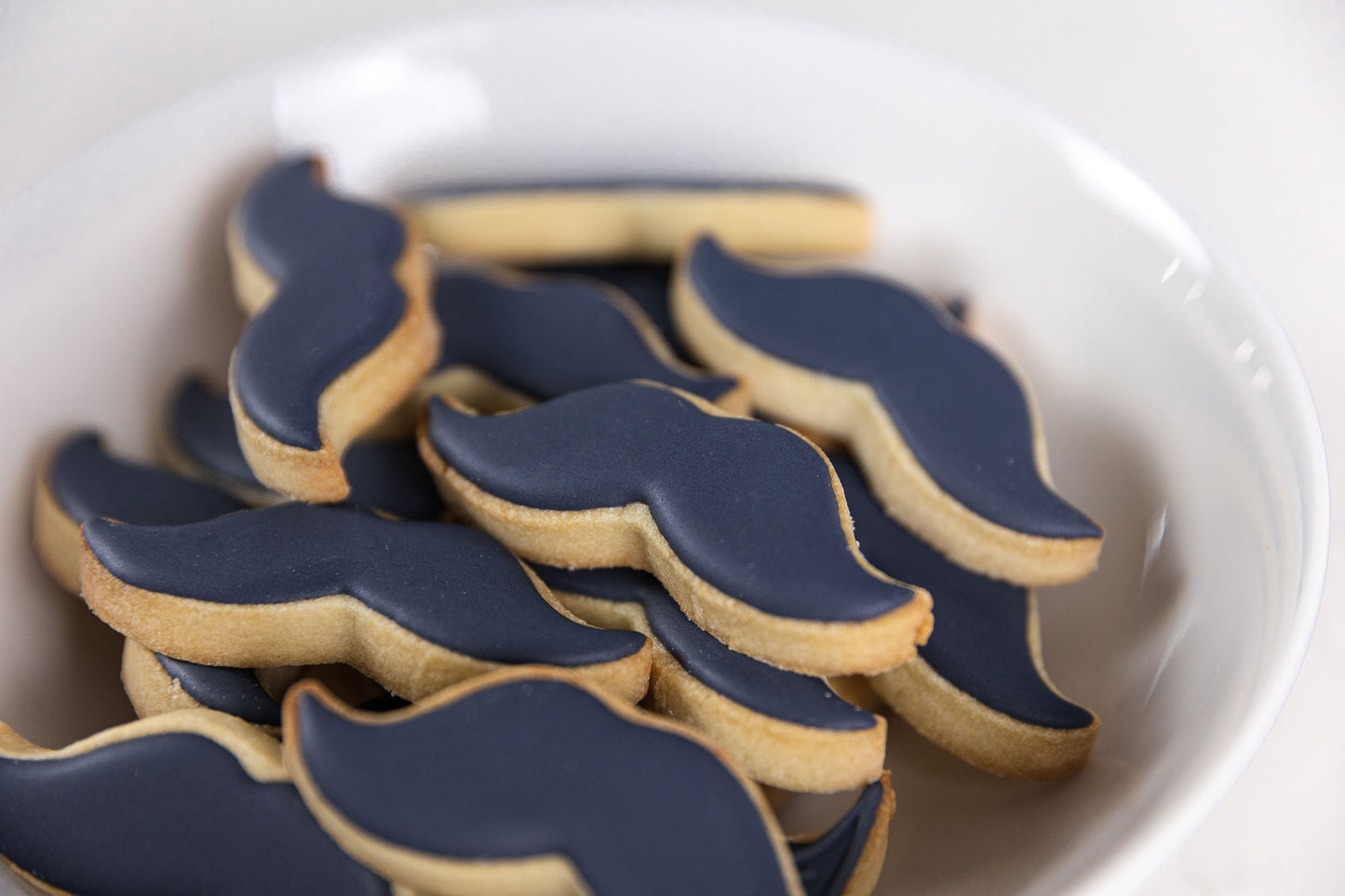 MINI MUSTACHE COOKIES