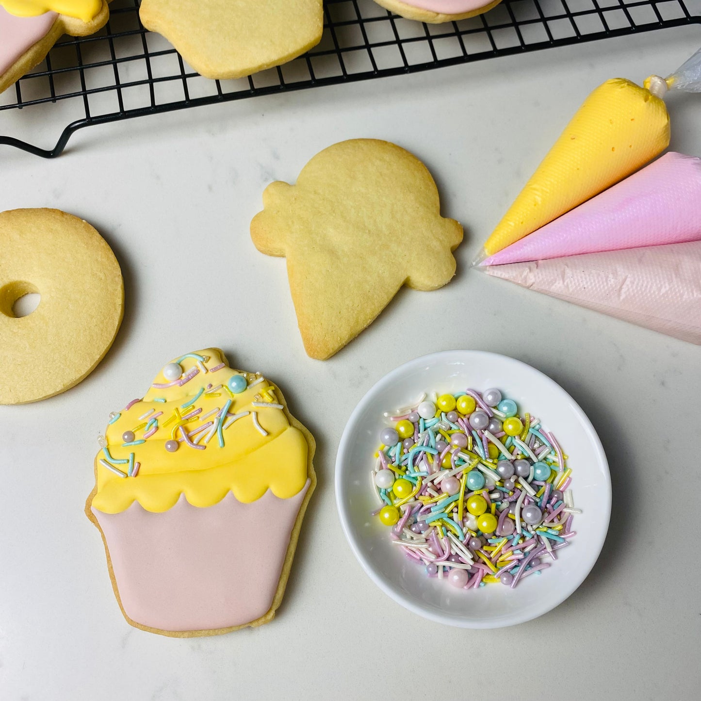 SWEET THINGS DIY COOKIE DECORATING KIT